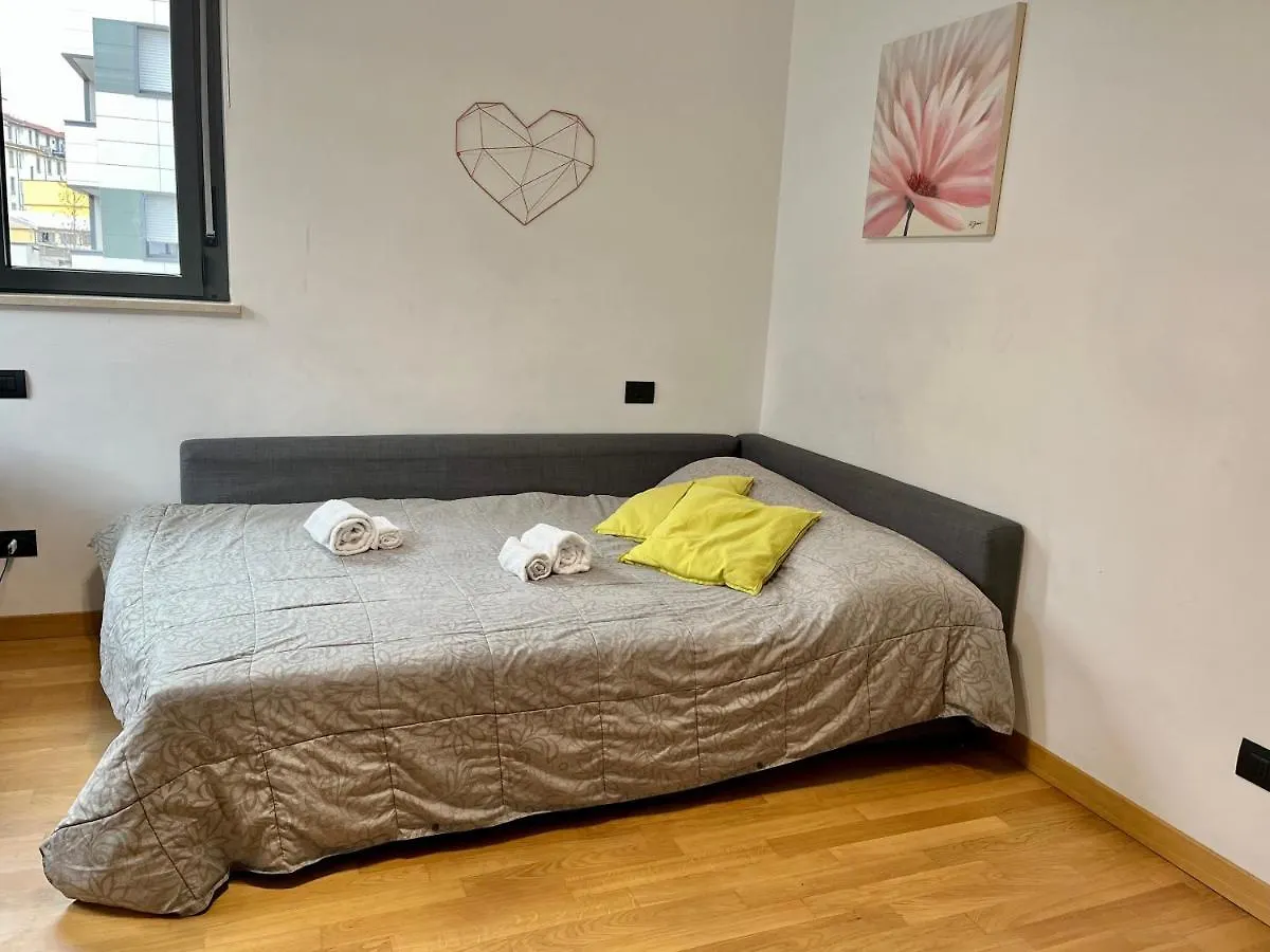 Appartamento con giardino max 6 persone sulla mm3 gialla Milano